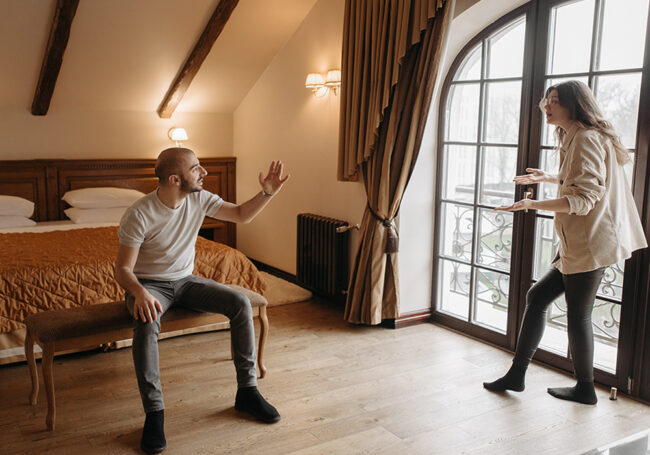 Menekülés egy harmadik fél karjaiba